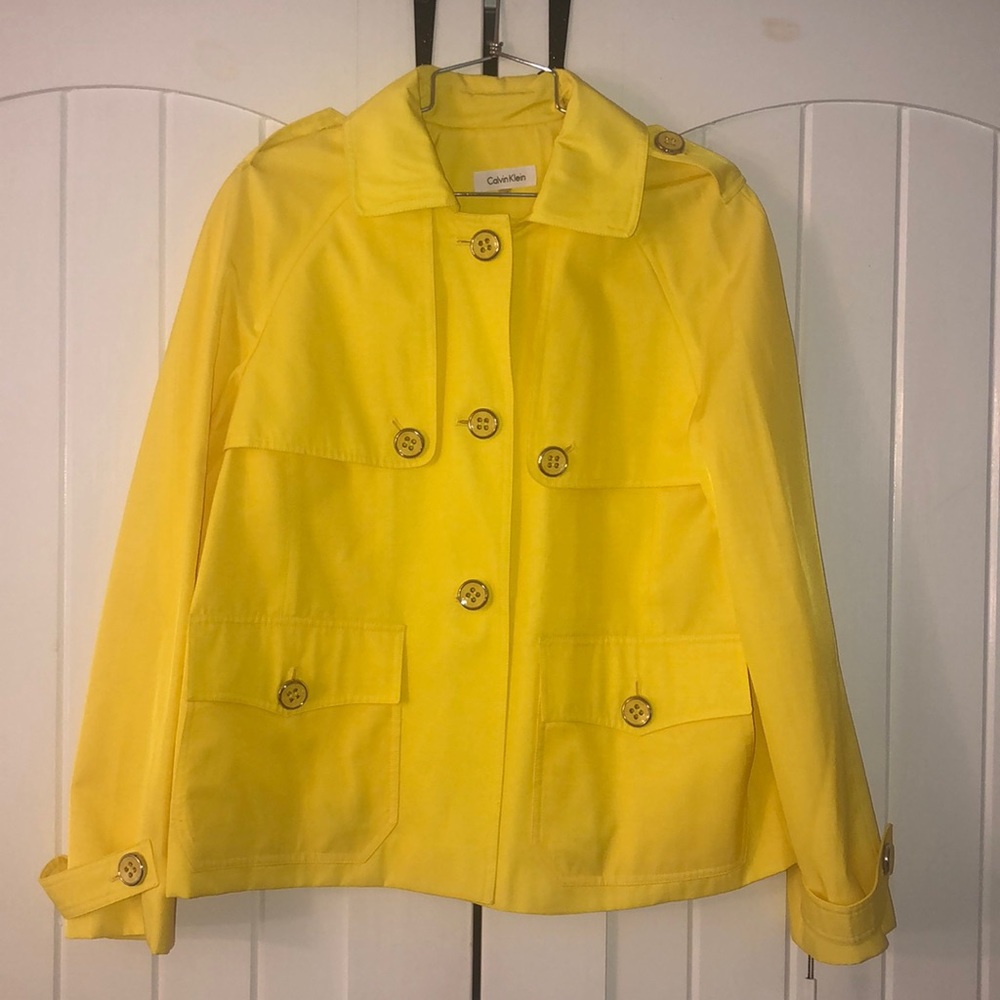 🌼Calvin Klein bright yellow jacket 🐝